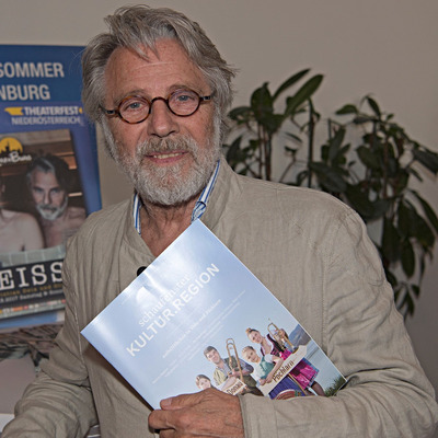 Adi Hirschal, Schauspieler, Sänger, Intendant