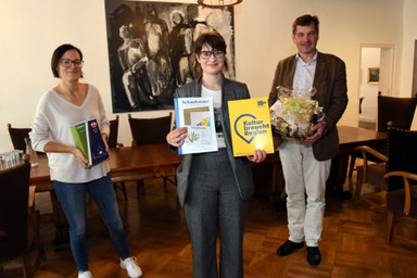 Waidhofen an der Ybbs: Andrea Lengauer,  Leiterin des Referats Kultur, Lena Braun, Kultur.Region.Niederöstereich, und Bürgermeister Mag. Werner Krammer.