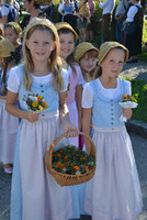 Das Dirndl trägt man speziell am Dirndlgwandsonntag